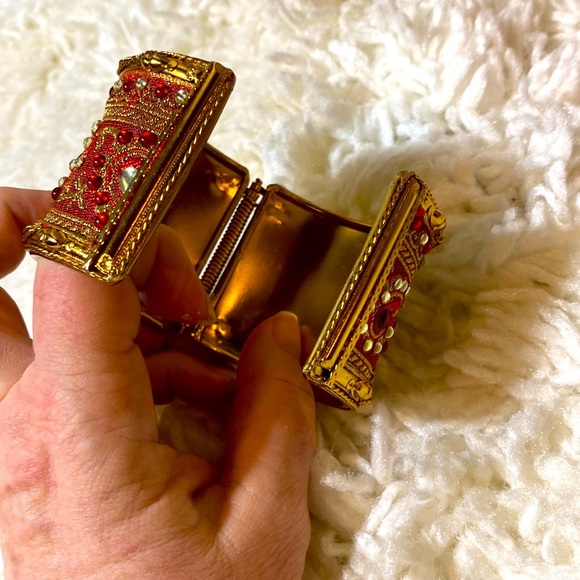 RUBY RED & GOLD TONE CUFF BRACELET HINGE RHINESTONES EUC - Picture 3 of 10